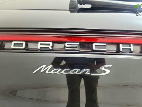 Used 2024 Porsche Macan S AWD/4WD image 33