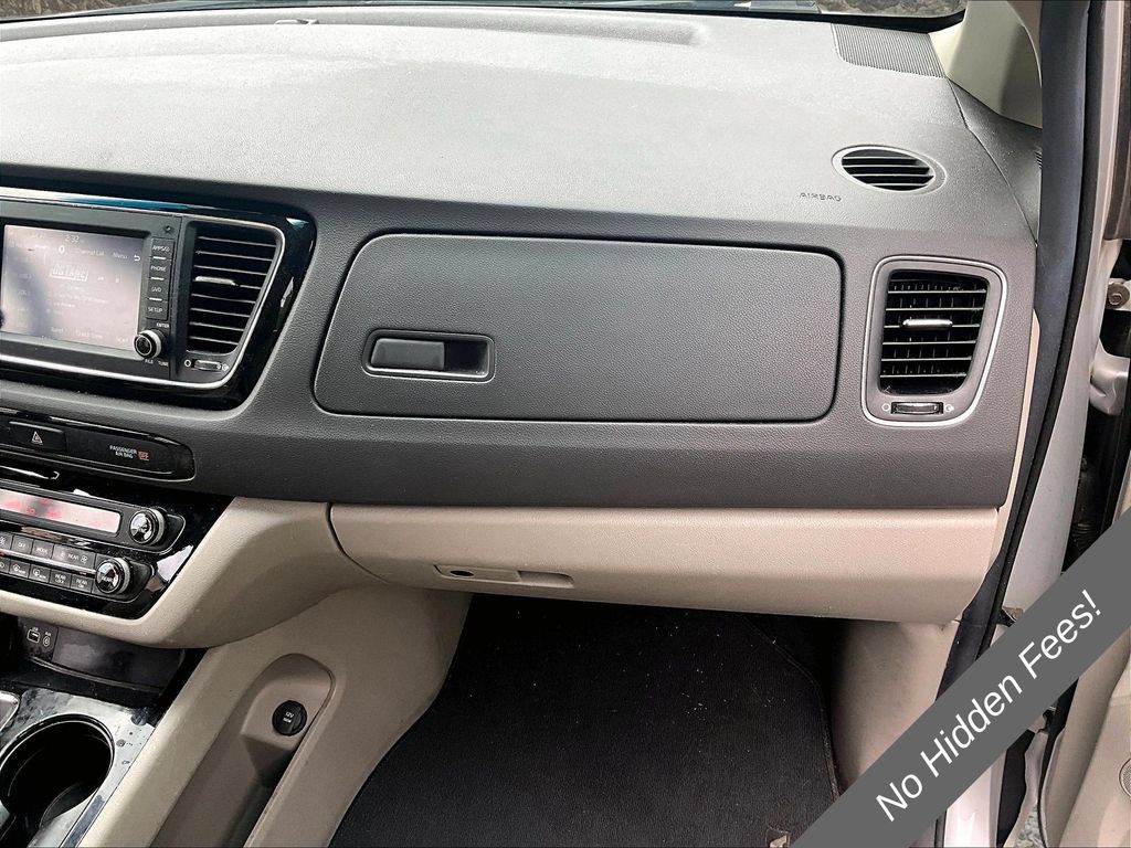 Used 2018 Kia Sedona EX FWD image 15