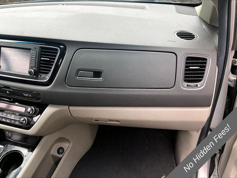 Used 2018 Kia Sedona EX FWD image 15