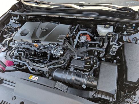 Used 2025 Toyota Camry SE FWD image 20