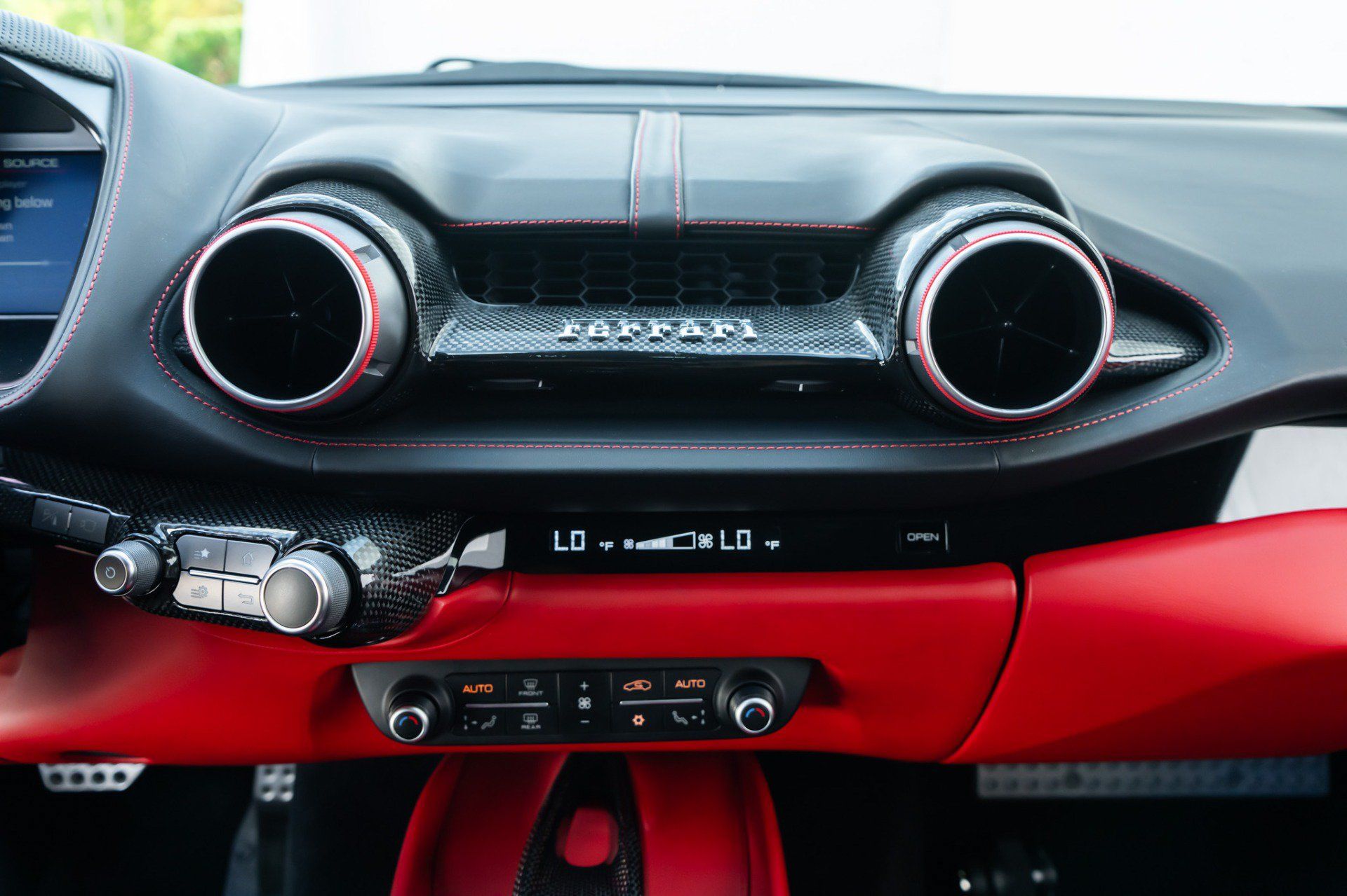 Used 2019 Ferrari 812 Superfast RWD image 23