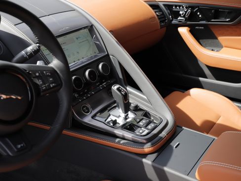 New 2024 Jaguar F-TYPE R AWD/4WD image 18