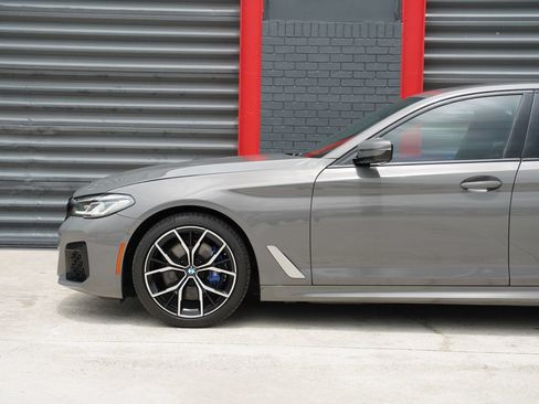 Used 2022 BMW 530i xDrive AWD/4WD image 8