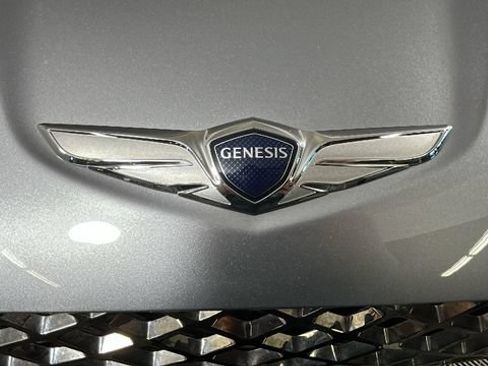 Used 2025 Genesis GV70 2.5T AWD/4WD image 9