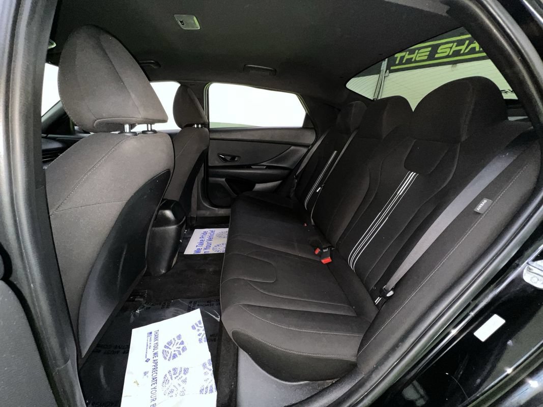 Used 2025 Hyundai Elantra SEL FWD image 25
