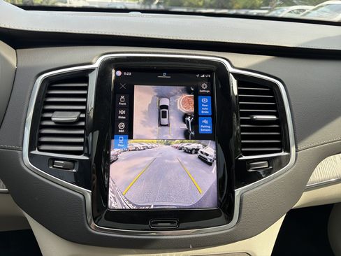 Certified 2025 Volvo XC90 T8 Ultra w/ Protection Package Premier AWD/4WD image 25