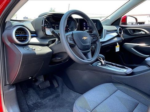 New 2026 Chevrolet Trax LS w/ LS Convenience Package FWD image 8