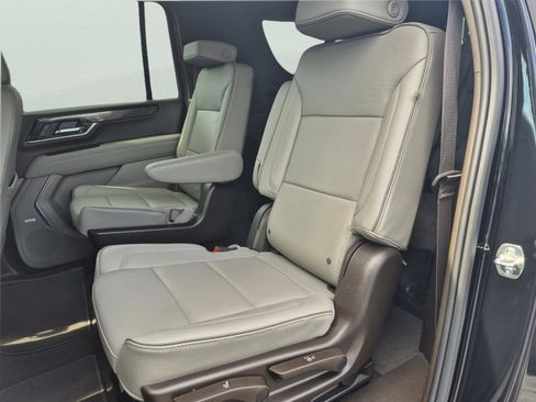 Used 2025 GMC Yukon XL Elevation RWD image 19