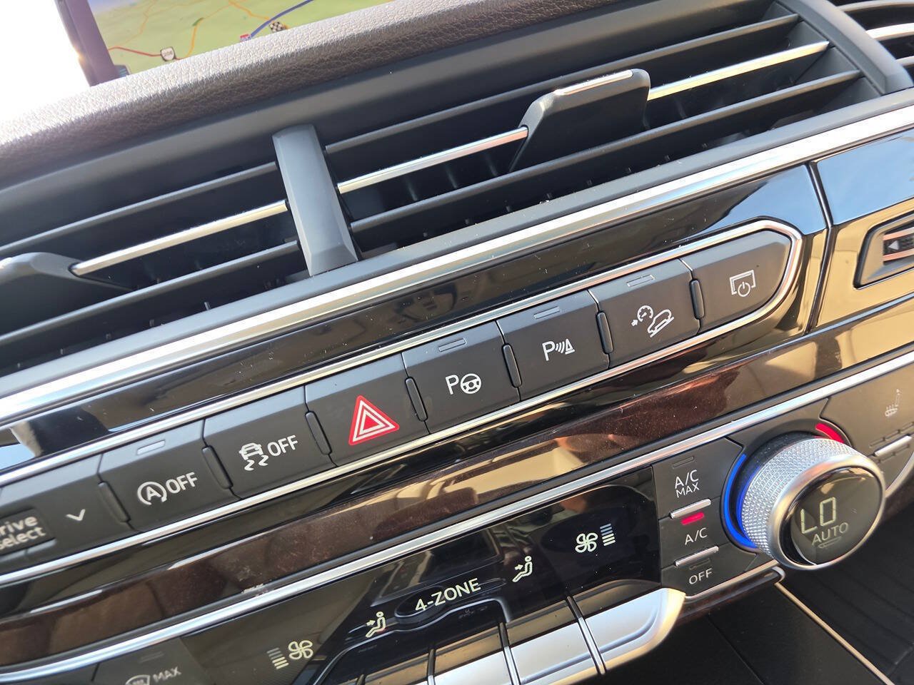 Used 2019 Audi Q7 3.0T Premium Plus w/ Premium Plus Package AWD/4WD image 26