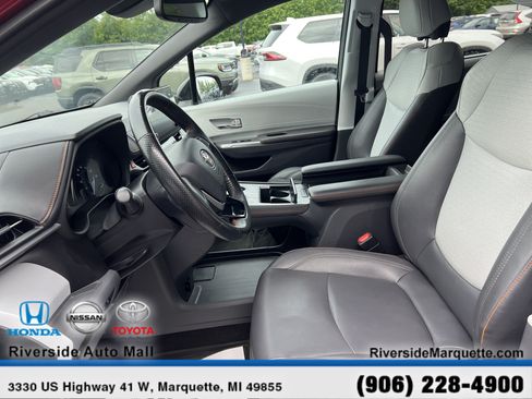 Used 2021 Toyota Sienna XSE AWD/4WD image 15