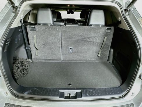 Used 2023 Toyota Highlander XLE FWD image 30