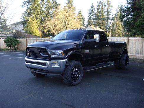 Used 2018 RAM 3500 Laramie w/ Convenience Group image 2