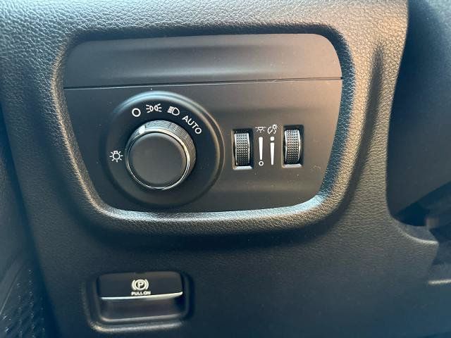 Used 2023 Jeep Grand Cherokee L Laredo AWD/4WD image 24