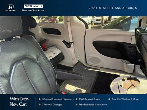 Used 2019 Chrysler Pacifica Limited FWD image 9