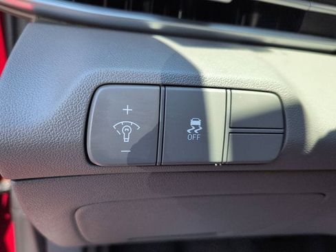 Used 2025 Hyundai Elantra SEL FWD image 16
