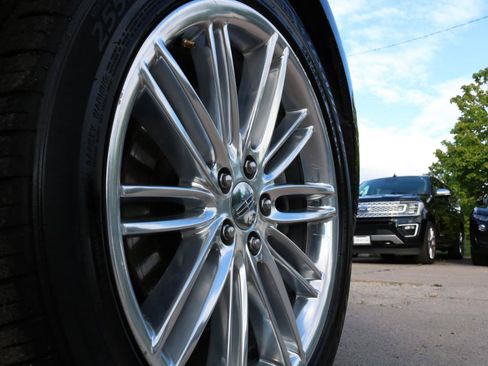 Used 2019 Lincoln MKT AWD image 7