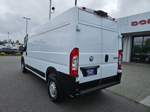 Used 2026 RAM ProMaster 2500 w/ Convenience Group FWD image 3