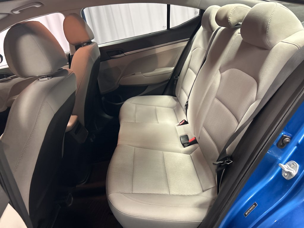 Used 2017 Hyundai Elantra SE FWD image 19