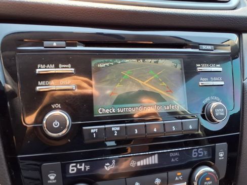Used 2015 Nissan Rogue SV AWD/4WD image 6