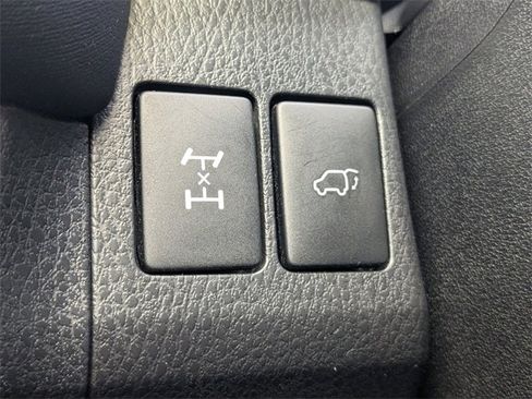 Used 2018 Toyota RAV4 Limited image 37