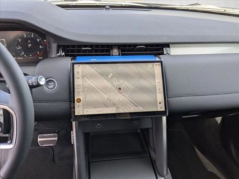 New 2026 Land Rover Discovery Sport Landmark image 12