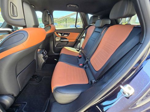 Used 2024 Mercedes-Benz GLC 300 4MATIC image 17