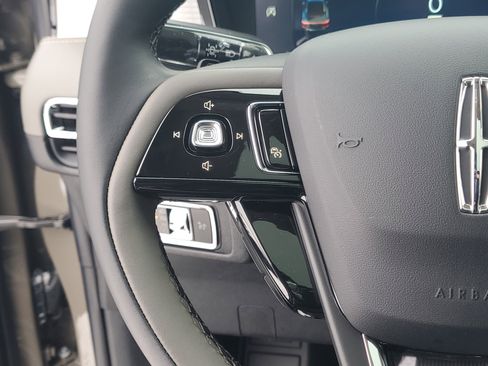 New 2026 Lincoln Corsair Premiere image 17