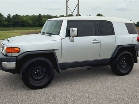 Used 2007 Toyota FJ Cruiser 2WD image 4