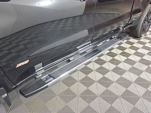 Used 2024 Chevrolet Silverado 1500 LT image 9