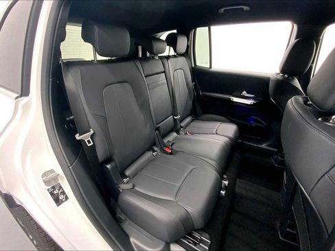 Used 2026 Mercedes-Benz GLB 250 image 13