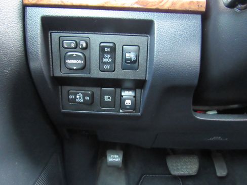 Used 2018 Toyota Tundra 1794 Edition image 15