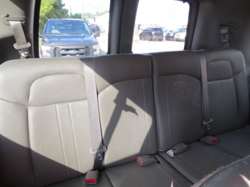 Used 2008 Chevrolet Express 2500 Passenger RWD image 10