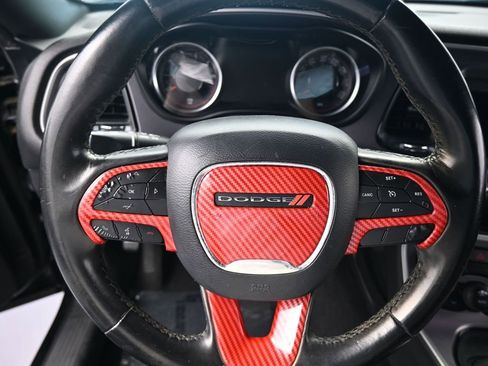 Used 2019 Dodge Challenger SXT image 16