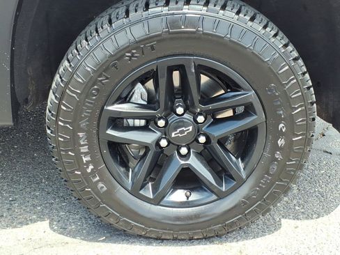 Used 2021 Chevrolet Silverado 1500 LT Trail Boss w/ Convenience Package II AWD/4WD image 9
