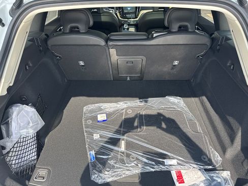 New 2026 Volvo XC60 B5 Ultra image 8