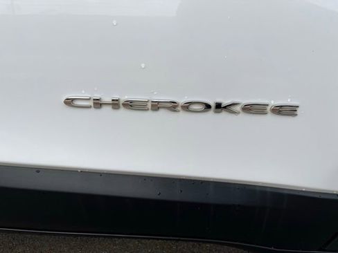 Used 2021 Jeep Cherokee Latitude Lux image 31