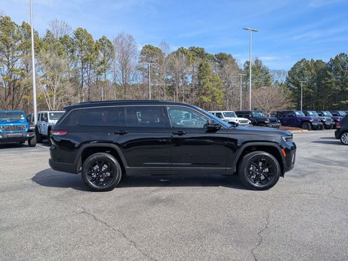 New 2026 Jeep Grand Cherokee L Laredo Altitude image 4
