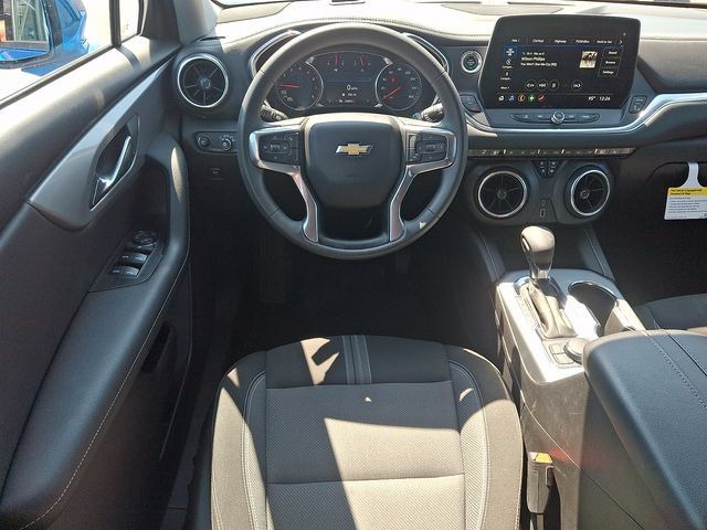 Used 2024 Chevrolet Blazer LT w/ Driver Confidence Package FWD image 11