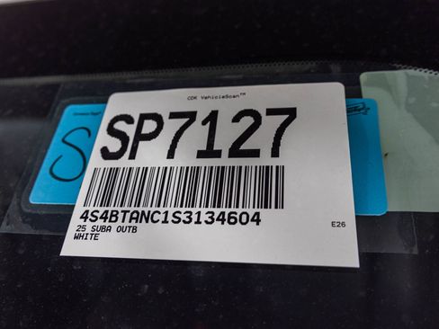 Used 2025 Subaru Outback Limited AWD/4WD image 59