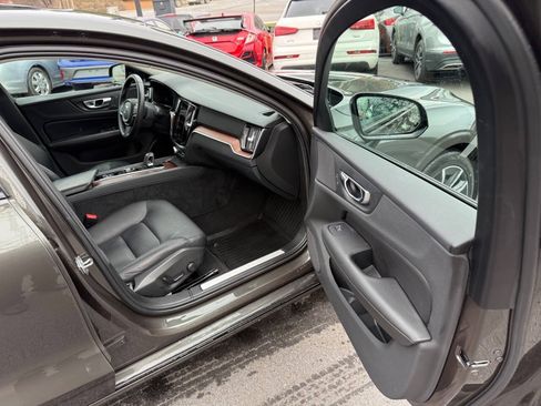Used 2022 Volvo S60 B5 Momentum AWD/4WD image 10