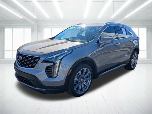 Used 2023 Cadillac XT4 Premium Luxury image 7