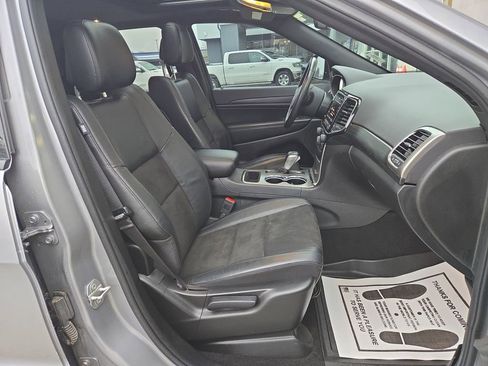 Certified 2021 Jeep Grand Cherokee Laredo X image 17