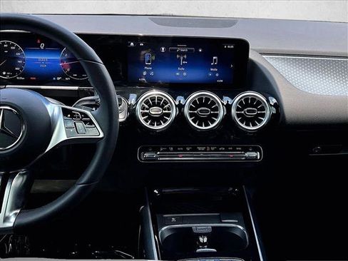 Used 2026 Mercedes-Benz GLA 250 image 8