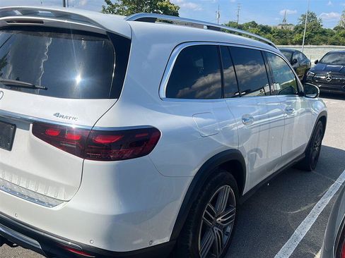 Used 2025 Mercedes-Benz GLS 450 4MATIC image 18