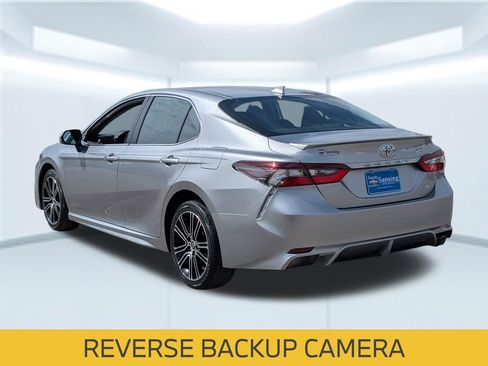 Used 2024 Toyota Camry SE image 4