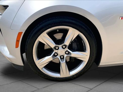 Used 2017 Chevrolet Camaro SS RWD image 11
