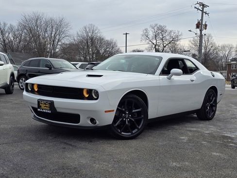 Used 2020 Dodge Challenger SXT w/ Plus Package image 3