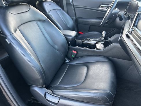 Used 2023 Kia Sportage EX AWD/4WD image 8