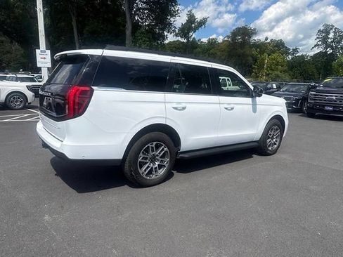 Used 2025 Ford Expedition Active AWD/4WD image 9