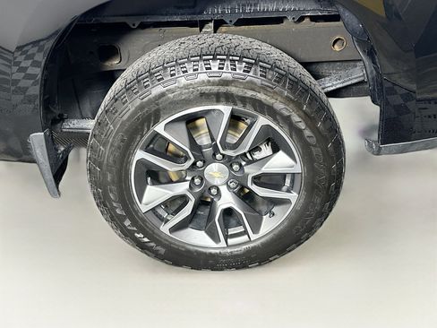 Used 2023 Chevrolet Silverado 1500 LT AWD/4WD image 11